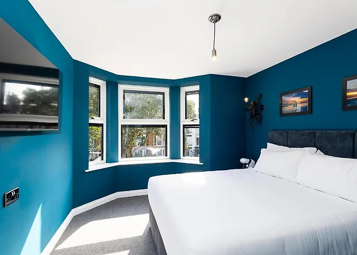23 Trafalgar Square With Hot Tub And Cinema