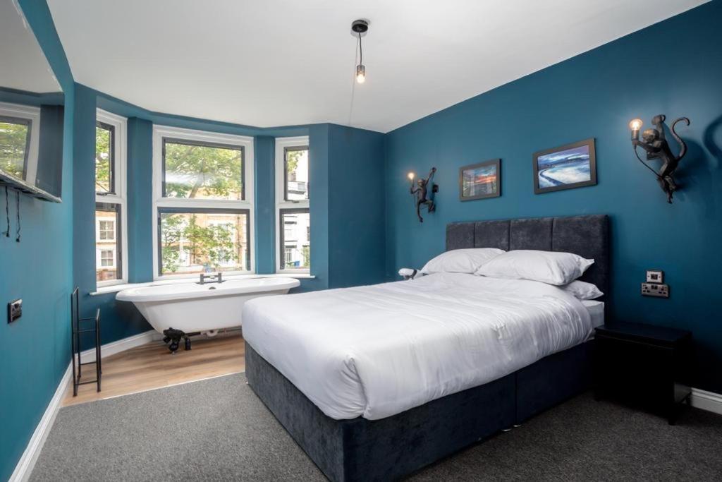 23 Trafalgar Square With Hot Tub And Cinema Holiday home
