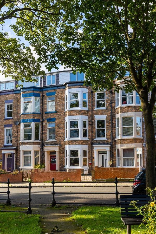 23 Trafalgar Square With Hot Tub And Cinema Holiday home Scarborough